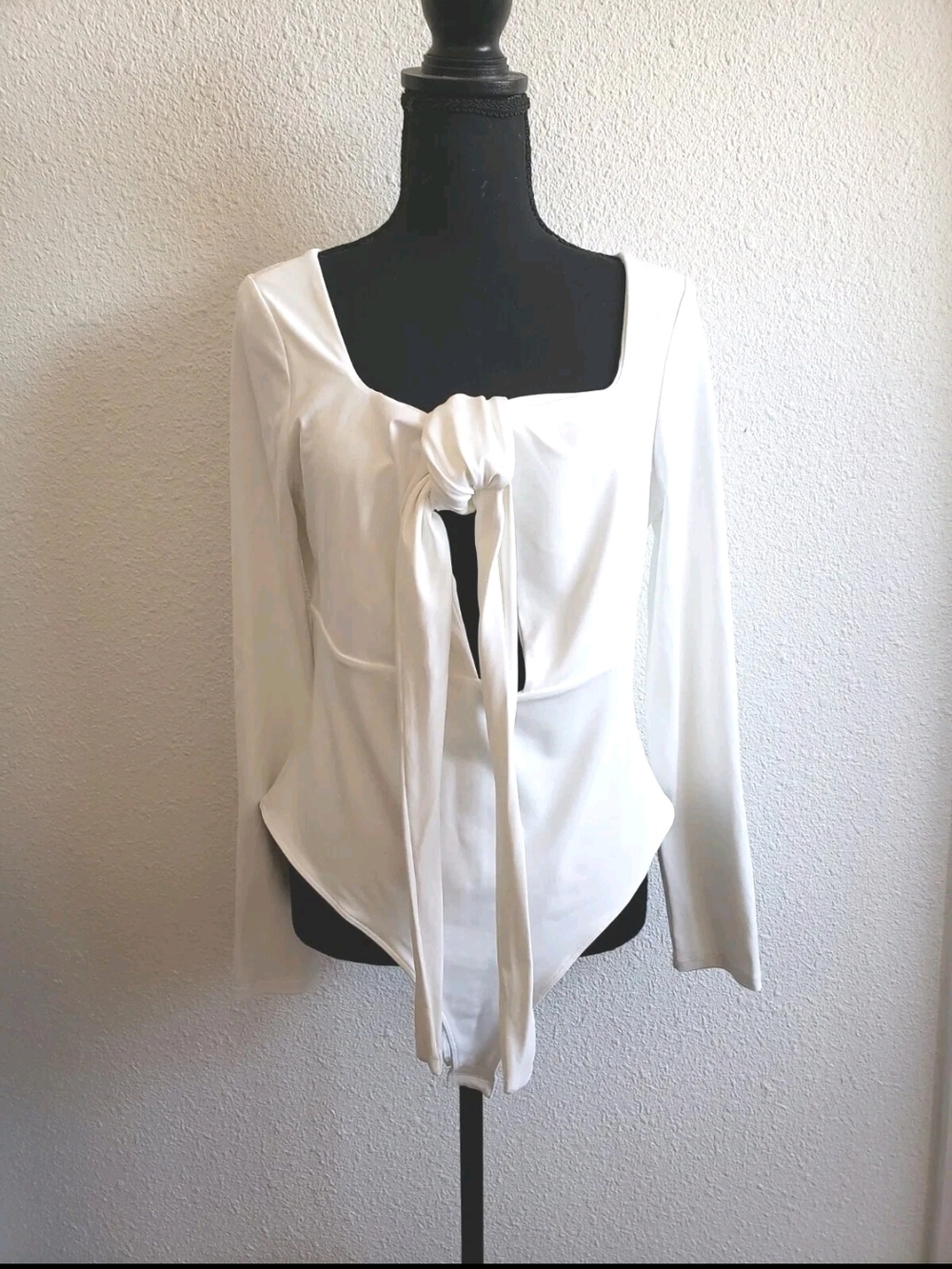 NWOT Women White Longsleeve Tie Stretch Bodysuit